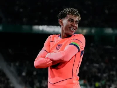 Bùng Nổ! Yamal, Rashford Cùng Lập Công, Barca Đè Bẹp Elche Giữ Vững Ngôi Đầu Bảng