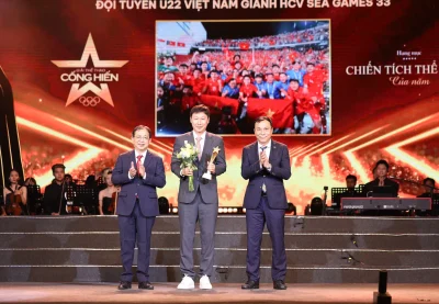 U23 Việt Nam và Nguyễn Đình Bắc 'gây bão' tại Giải Cống hiến 2026: Chiến tích lịch sử được vinh danh 1
